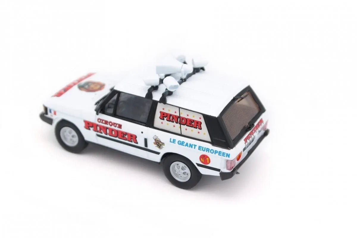 DIREKT COLLECTIONS PINDER CIRCUS LAND ROVER ADVERTISING