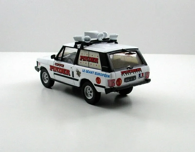DIREKT COLLECTIONS PINDER CIRCUS LAND ROVER ADVERTISING