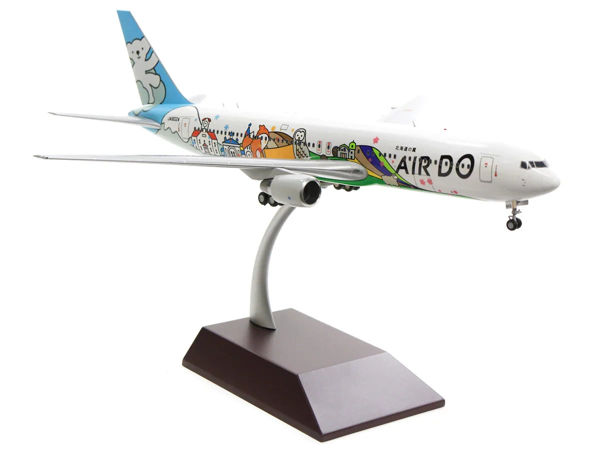GEMINI JETS B767-300 HOKKAIDO JETS "AIR DO" REG: JA602A