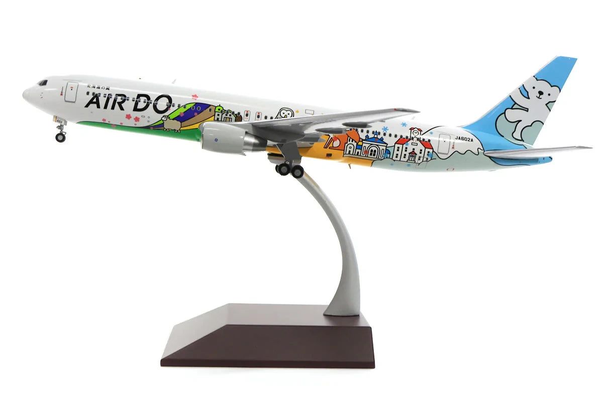 GEMINI JETS B767-300 HOKKAIDO JETS "AIR DO" REG: JA602A