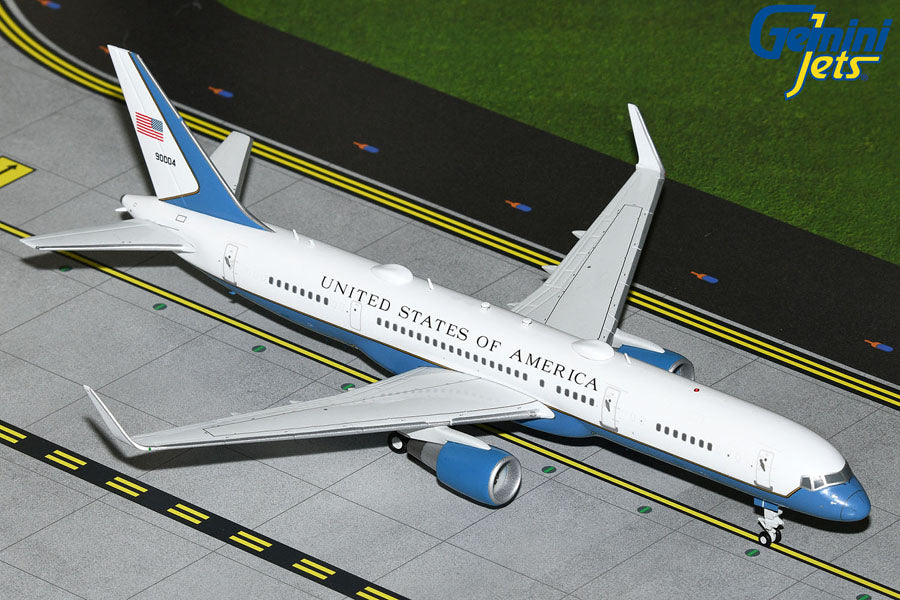 GEMINI JETS B757-200 (C-32A) USAF "ANDREW AIR FORCE BASE" REG: 99-0004