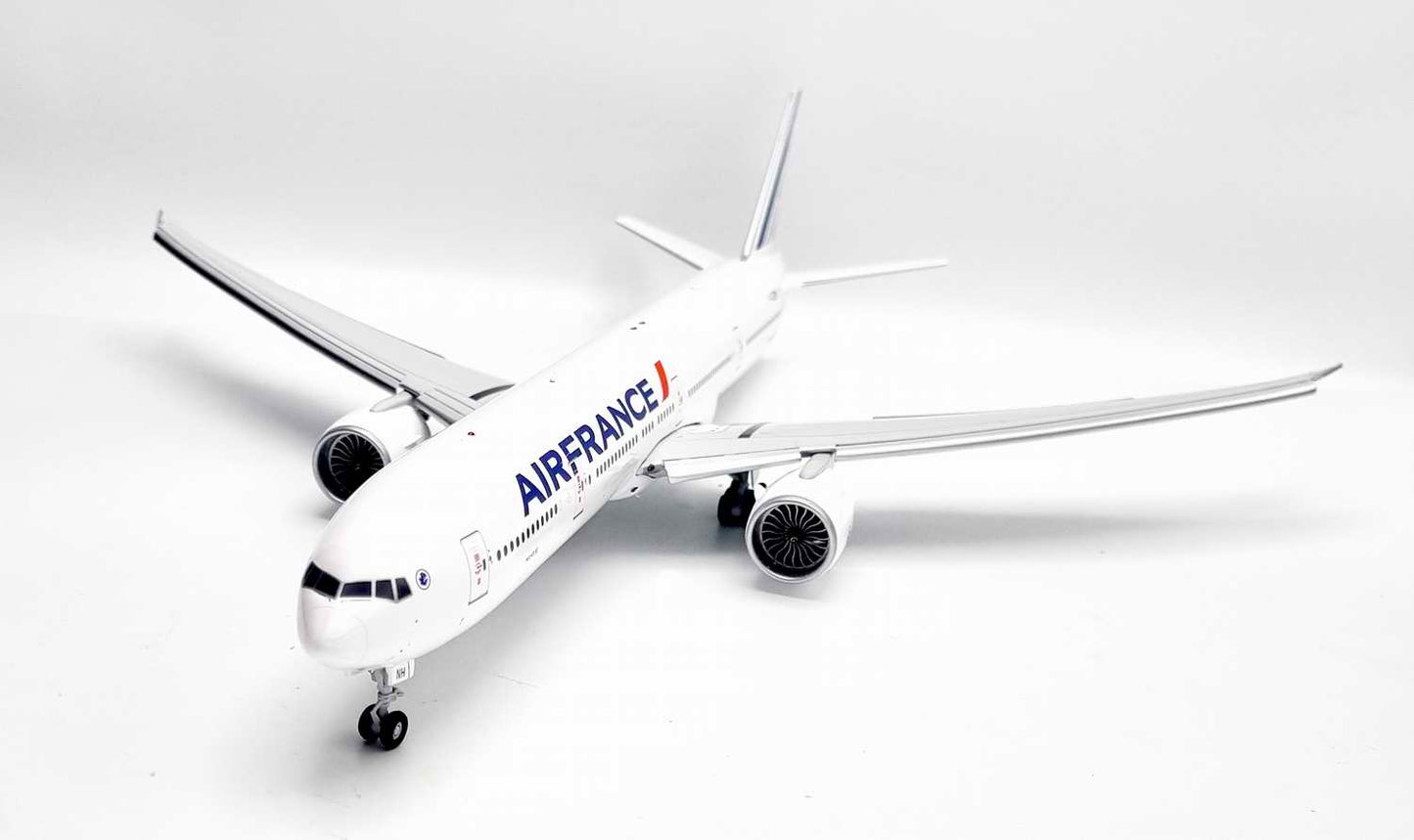 GEMINI JETS B777-300ER AIR FRANCE (FLAPS DOWN) REG: F-GZNH