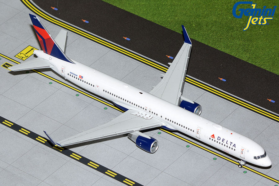 GEMINI JETS B757-300W DELTA AIR LINES REG: N590NW