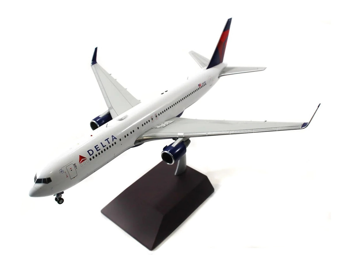 GEMINI JETS B767-300ER(W) DELTA AIR LINES REG: N1201P