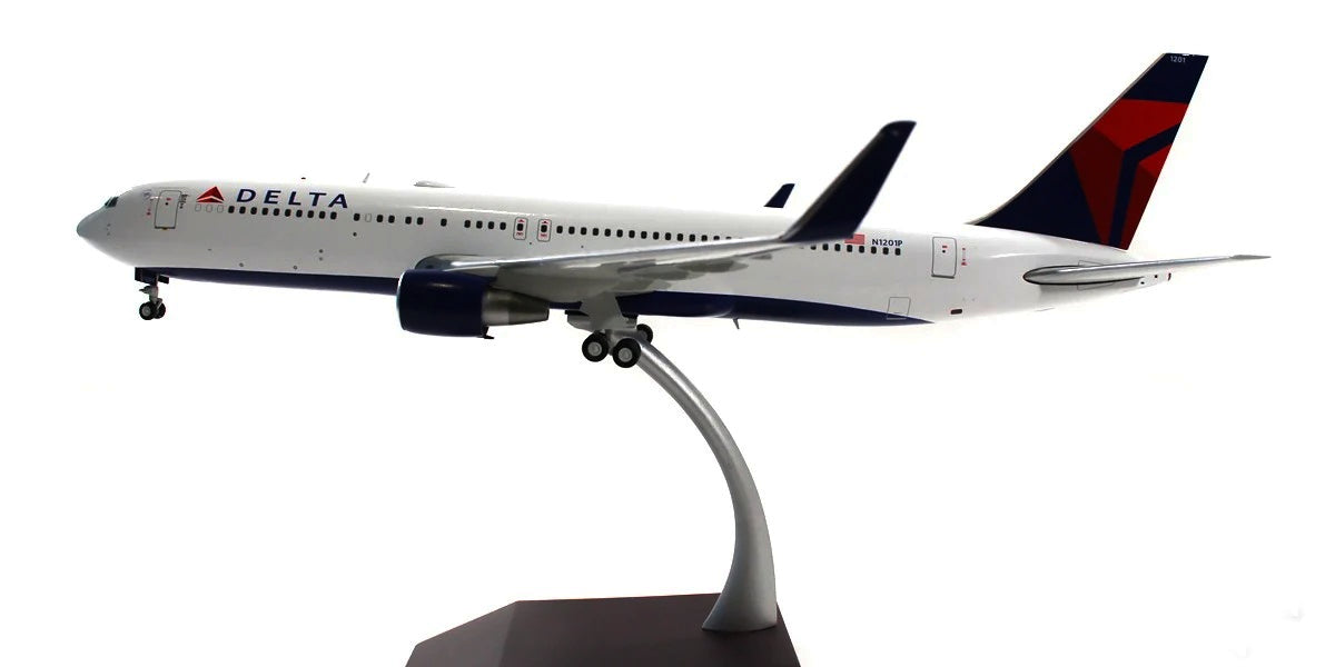 GEMINI JETS B767-300ER(W) DELTA AIR LINES REG: N1201P