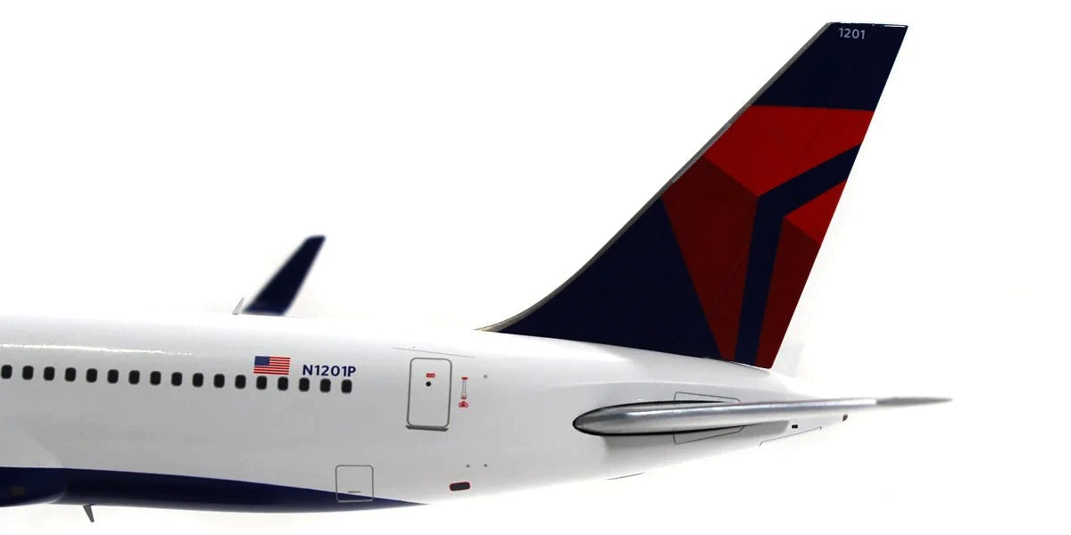 GEMINI JETS B767-300ER(W) DELTA AIR LINES REG: N1201P