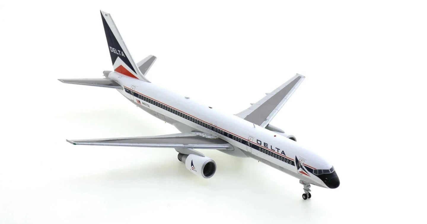 GEMINI JETS B757-200 DELTA AIR LINES (WIDGET LIVERY) REG: N607DL