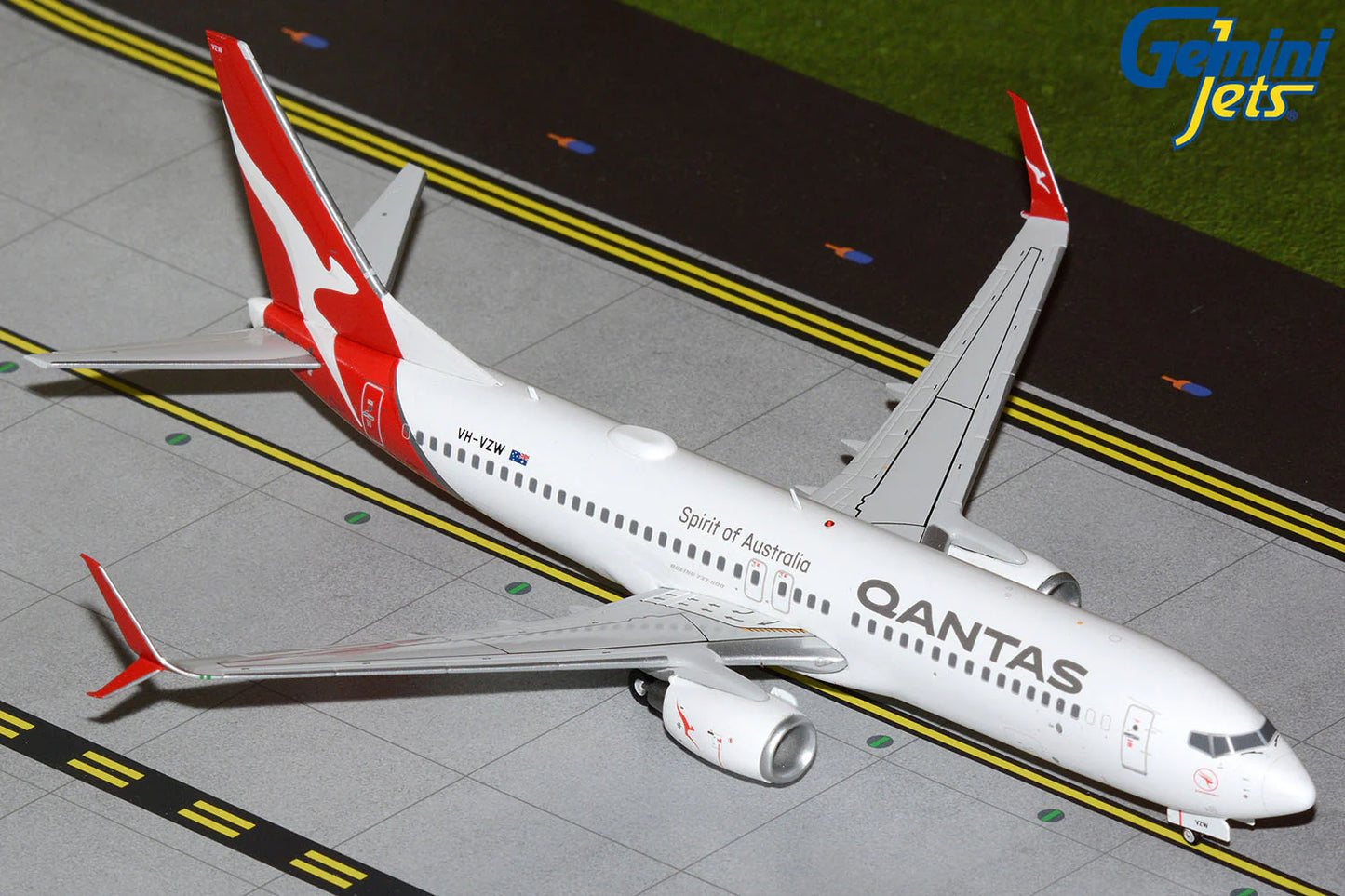GEMINI JETS B737-800 QANTAS AIRWAYS REG: VH-VZW