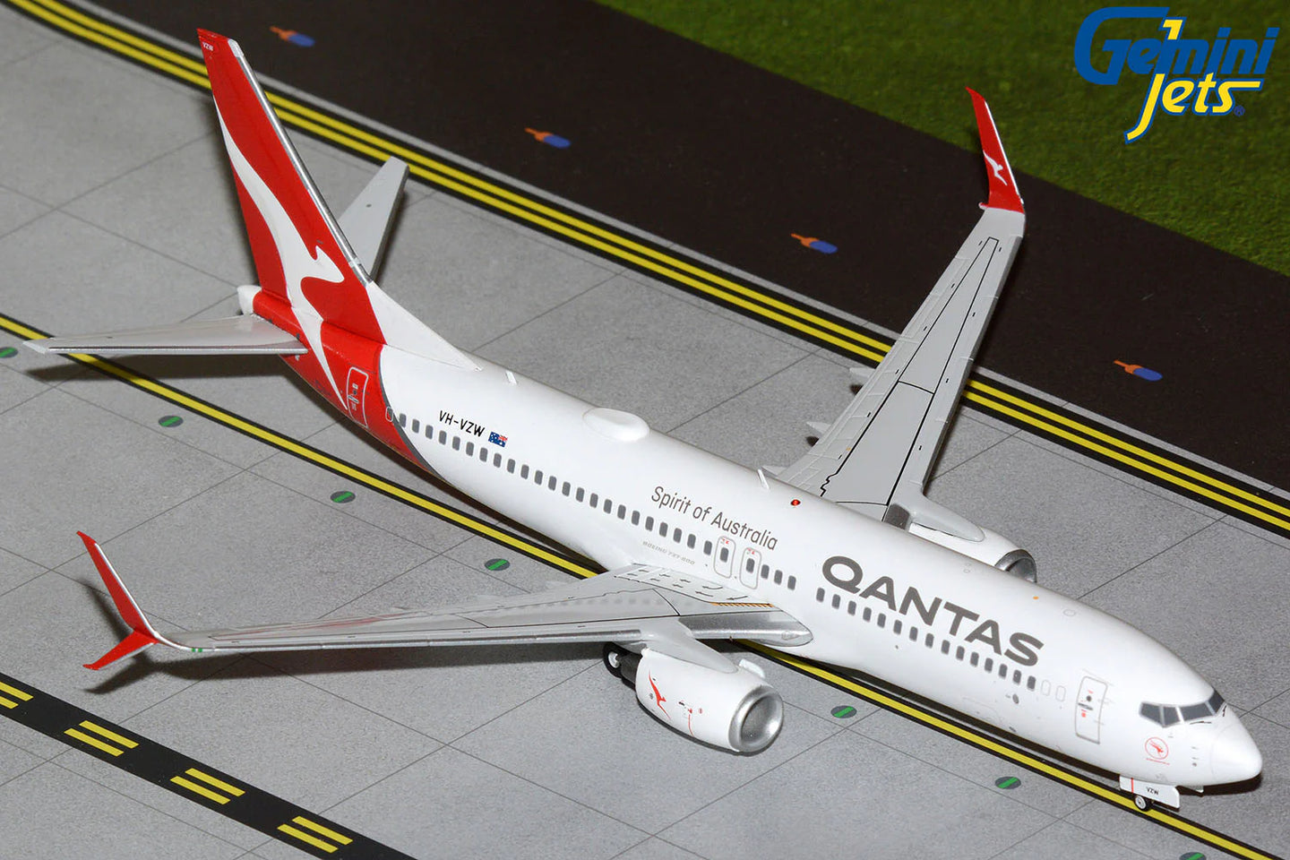 GEMINI JETS B737-800 QANTAS AIRWAYS REG: VH-VZW