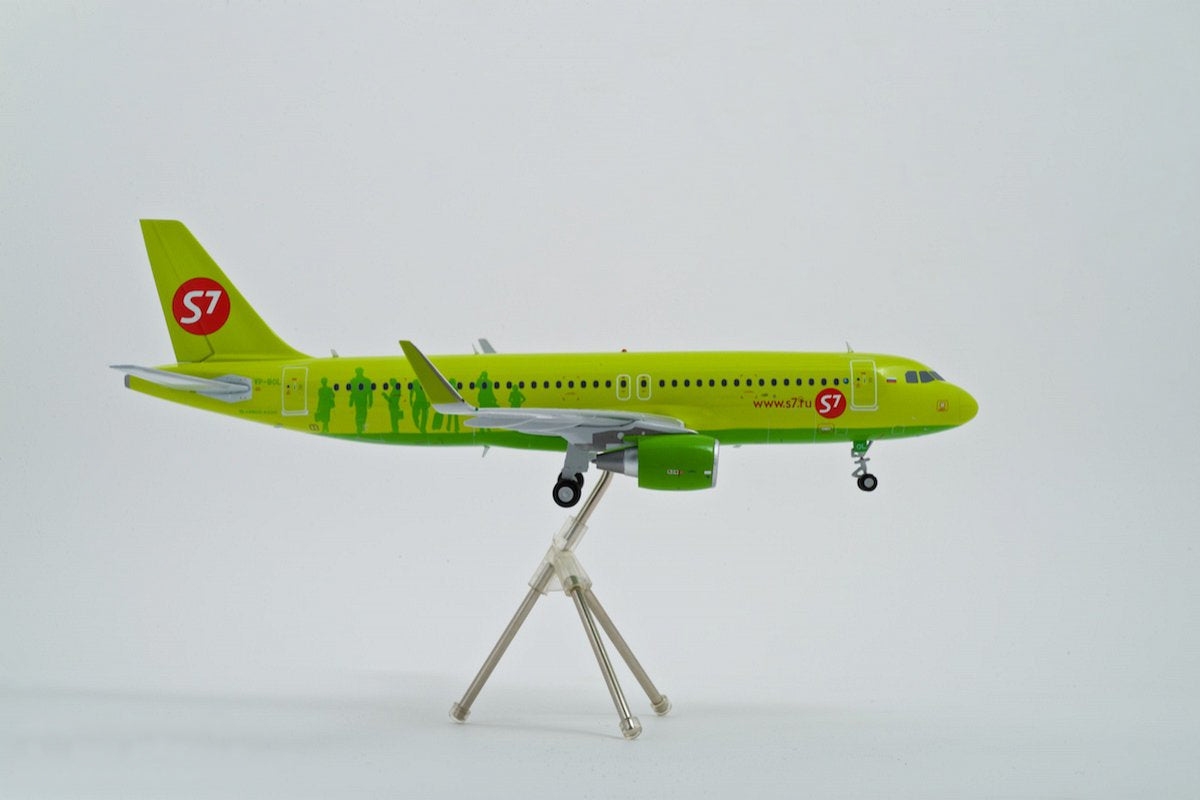 GEMINI JETS A320-200S S7 AIRLINES REG: VP-BOL