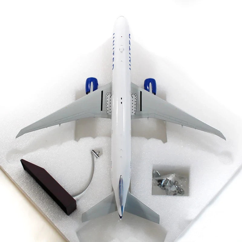 GEMINI JETS B777-300ER UNITED AIRLINES REG: N2352U