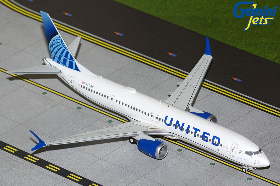 GEMINI JETS B737-9MAX UNITED AIRLINES REG: N37555