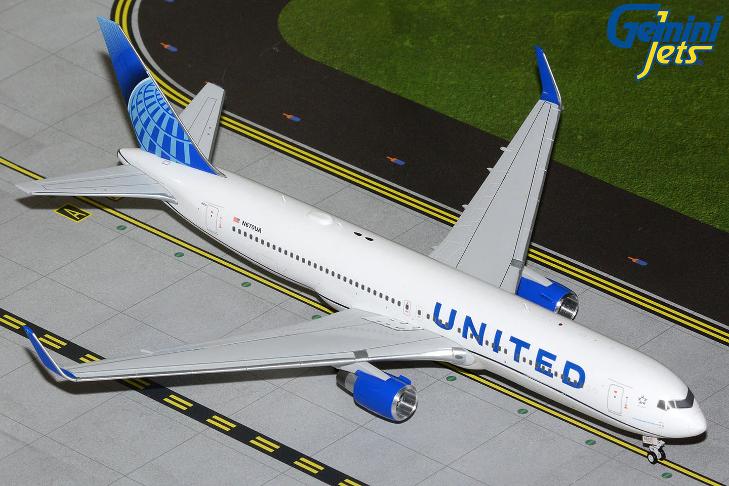GEMINI JETS B767-300ER(W) UNITED AIRLINES REG: N670UA