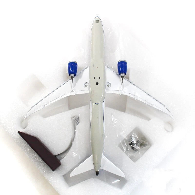 GEMINI JETS G2UAL1259F 1/200 BOEING 787-10 UNITED AIRLINES (FLAPS DOWN) REG: N13014 WITH STAND