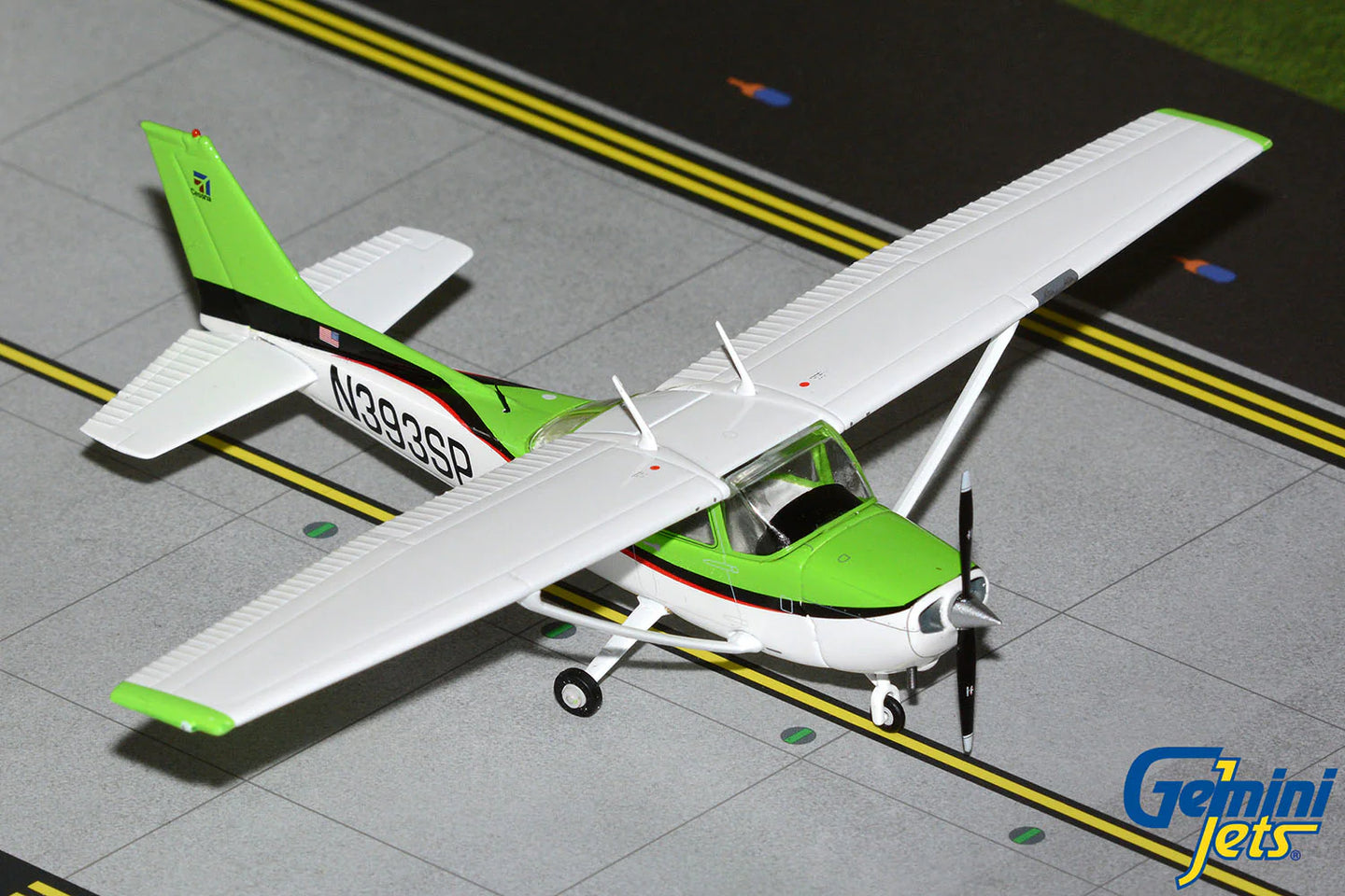 GEMINI JETS CESSNA 172S SKYHAWK CIRRUS AVIATION REG: N393SP