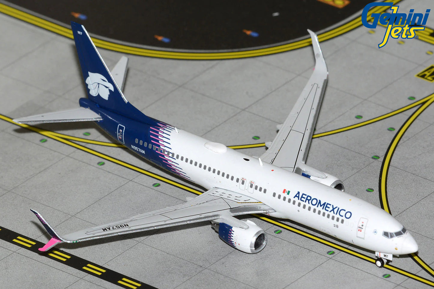 GEMINI JETS B737-800W AEROMEXICO "NEW LIVERY" REG: N957AM