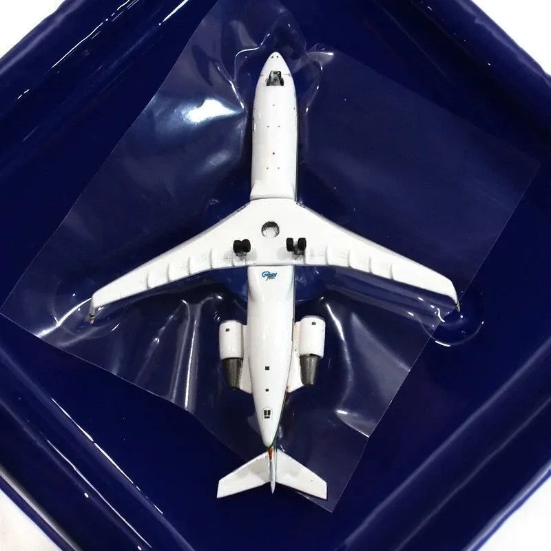 GEMINI JETS BOMBARDIER CRJ200LR AIR WISCONSIN REG: N471ZW (RETRO LIVERY)
