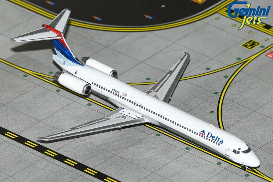 GEMINI JETS MD-88 DELTA AIR LINES REG: N941DL "COLOURS IN MOTION"