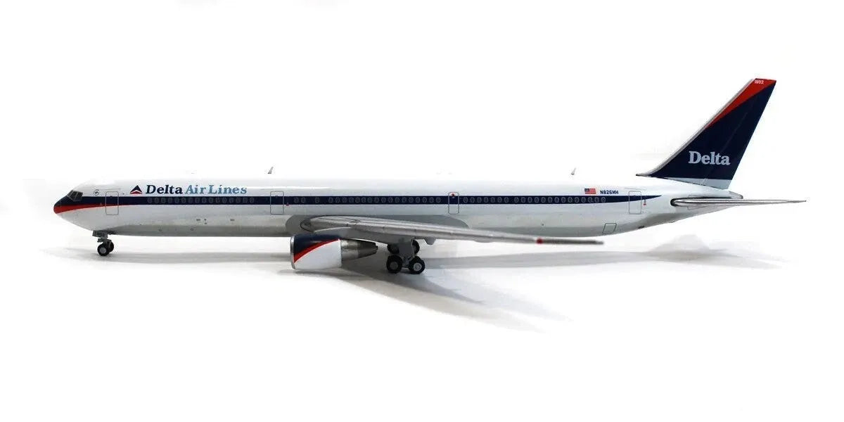 GEMINI JETS B767-400ER DELTA AIRLINES (INTERIM LIVERY) REG: N826MH