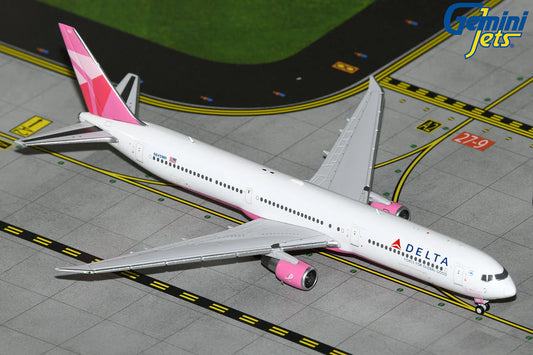 GEMINI JETS B767-400ER DELTA AIRLINES "EVELYN H LAUDER BREAST CANCER" REG: N845MH