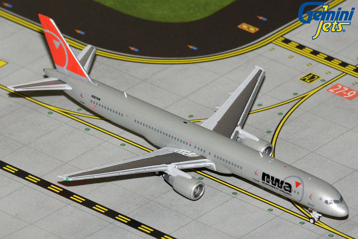 GEMINI JETS B757-300 NORTHWEST AIRLINES "NWA LIVERY" REG: N587NW