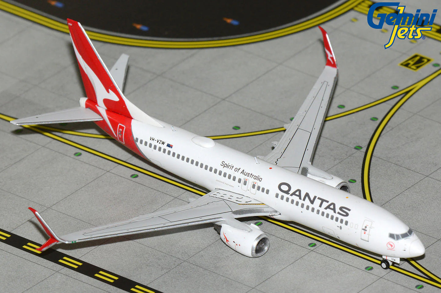 GEMINI JETS B737-800S QANTAS AIRWAYS REG: VH-VZW