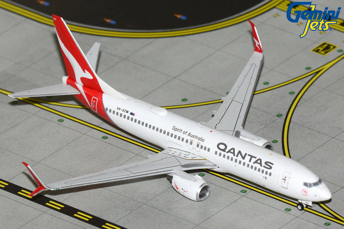 GEMINI JETS B737-800S QANTAS AIRWAYS REG: VH-VZW