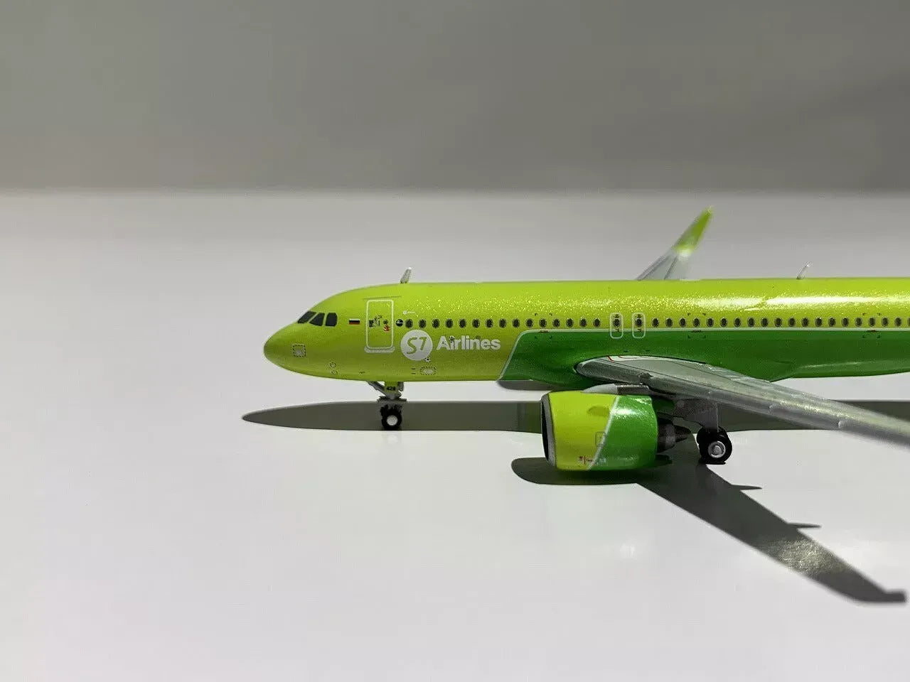 GEMINI JETS A320 NEO S7 AIRLINES REG: RA-73428