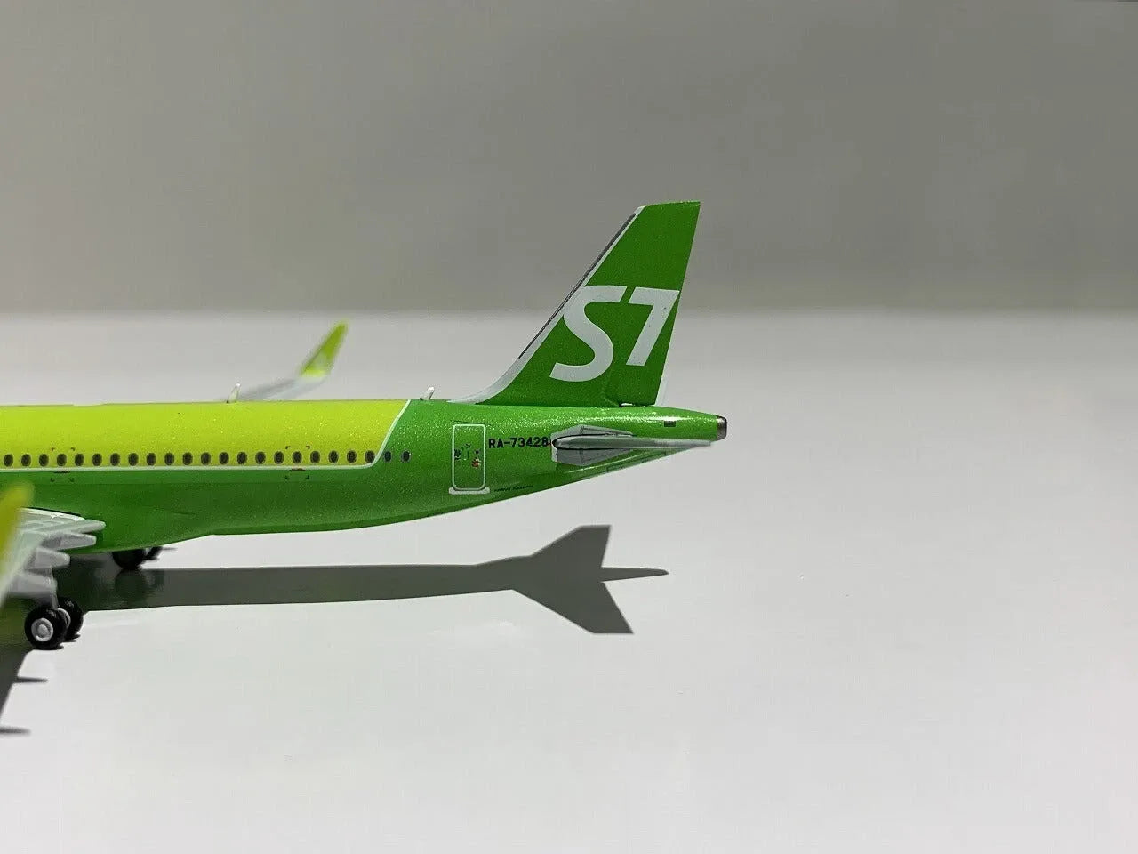 GEMINI JETS A320 NEO S7 AIRLINES REG: RA-73428