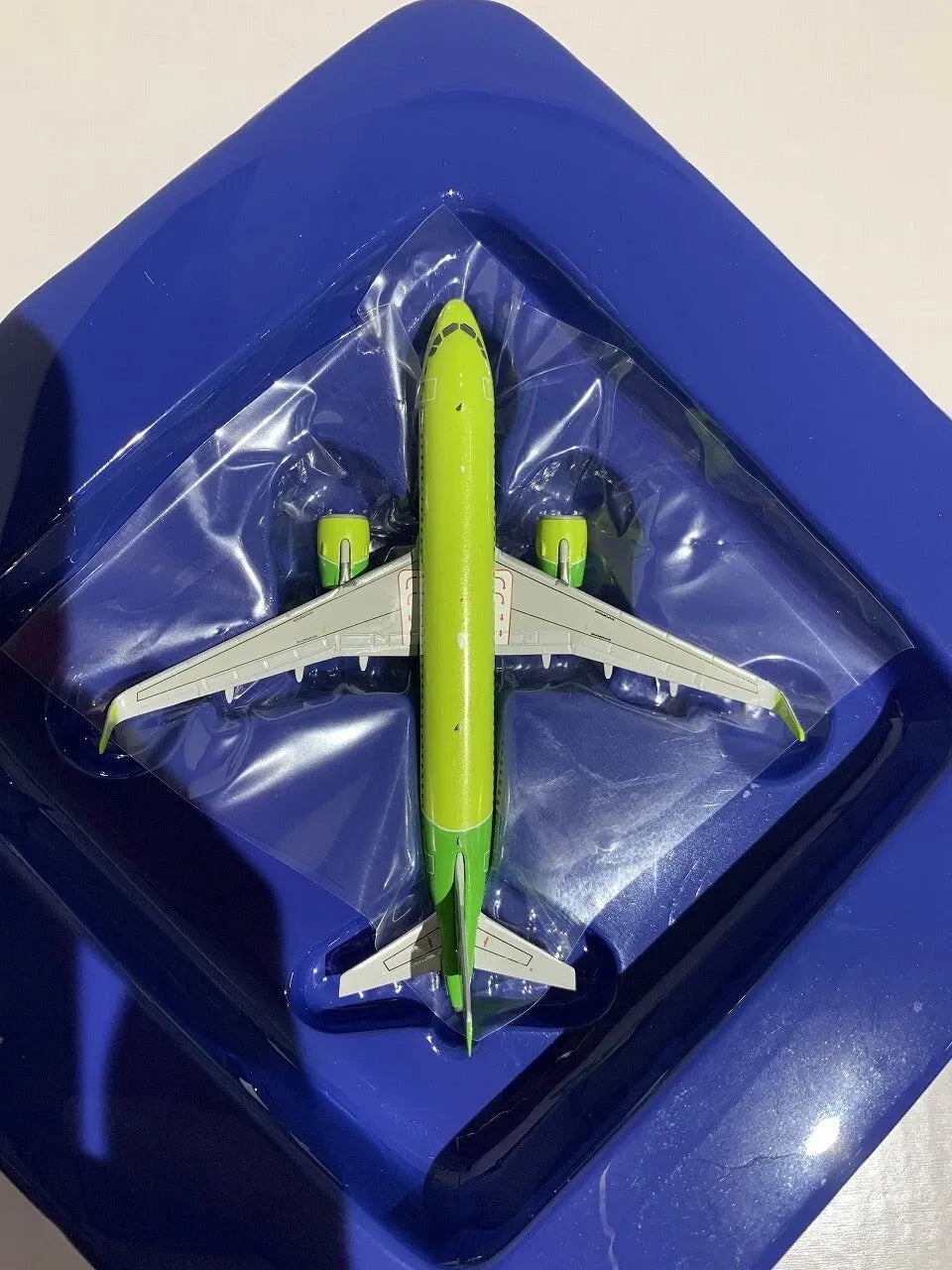 GEMINI JETS A320 NEO S7 AIRLINES REG: RA-73428