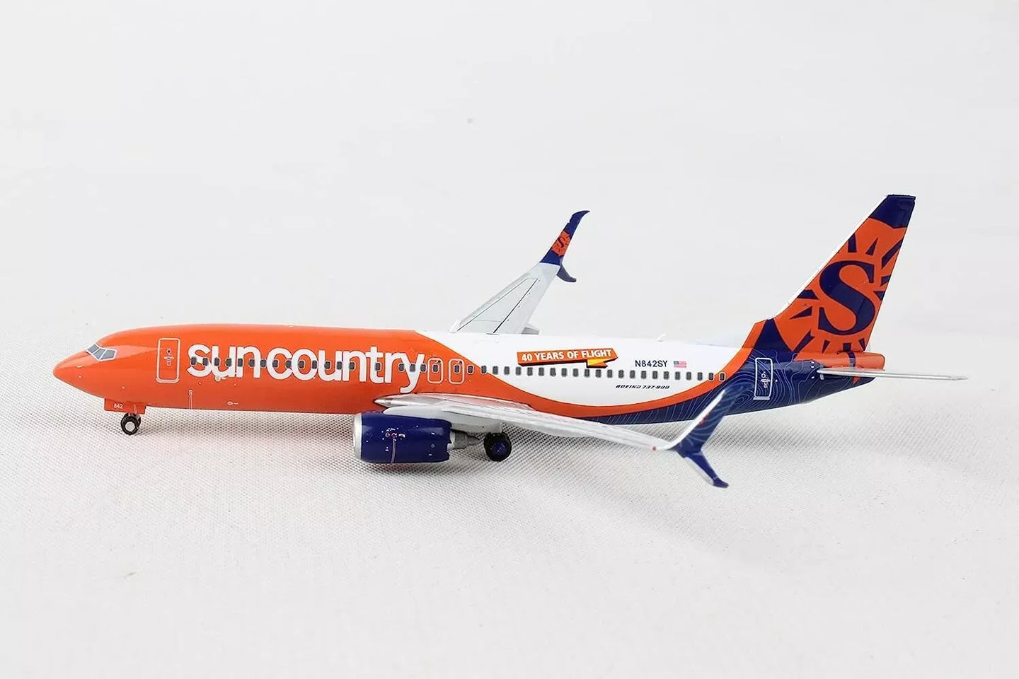 GEMINI JETS B737-800S SUN COUNTRY AIRLINES "40 YEARS OF FLIGHT" REG: N842SY
