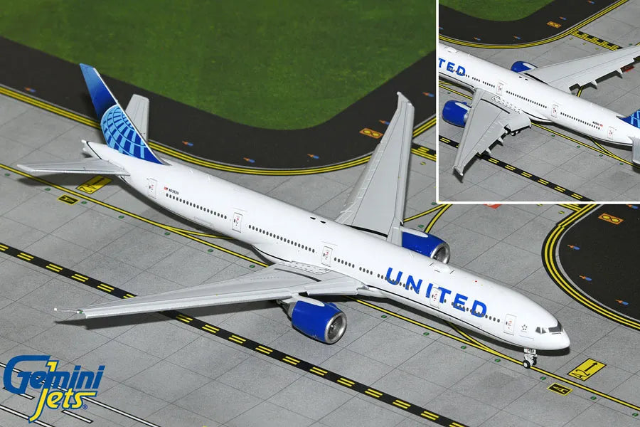 GEMINI JETS B777-300ER UNITED REG: N2352U "FLAPS DOWN"
