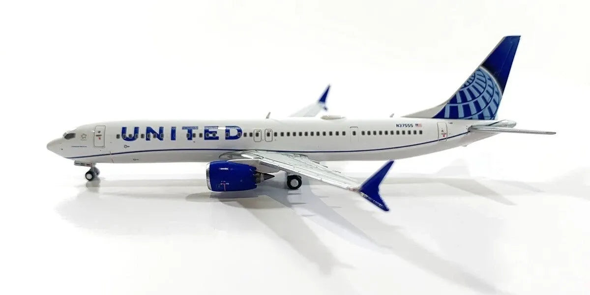 GEMINI JETS B737 MAX 9 UNITED AIRLINES REG: N37555