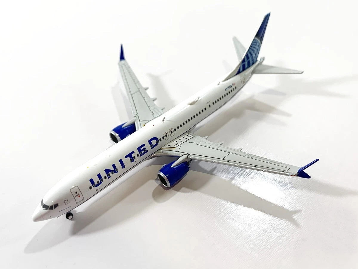 GEMINI JETS B737 MAX 9 UNITED AIRLINES REG: N37555
