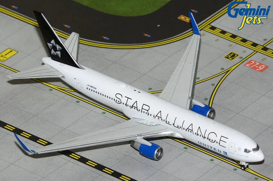 GEMINI JETS B767-300ER UNITED AIRLINES "STAR ALLIANCE LIVERY" REG: N653UA