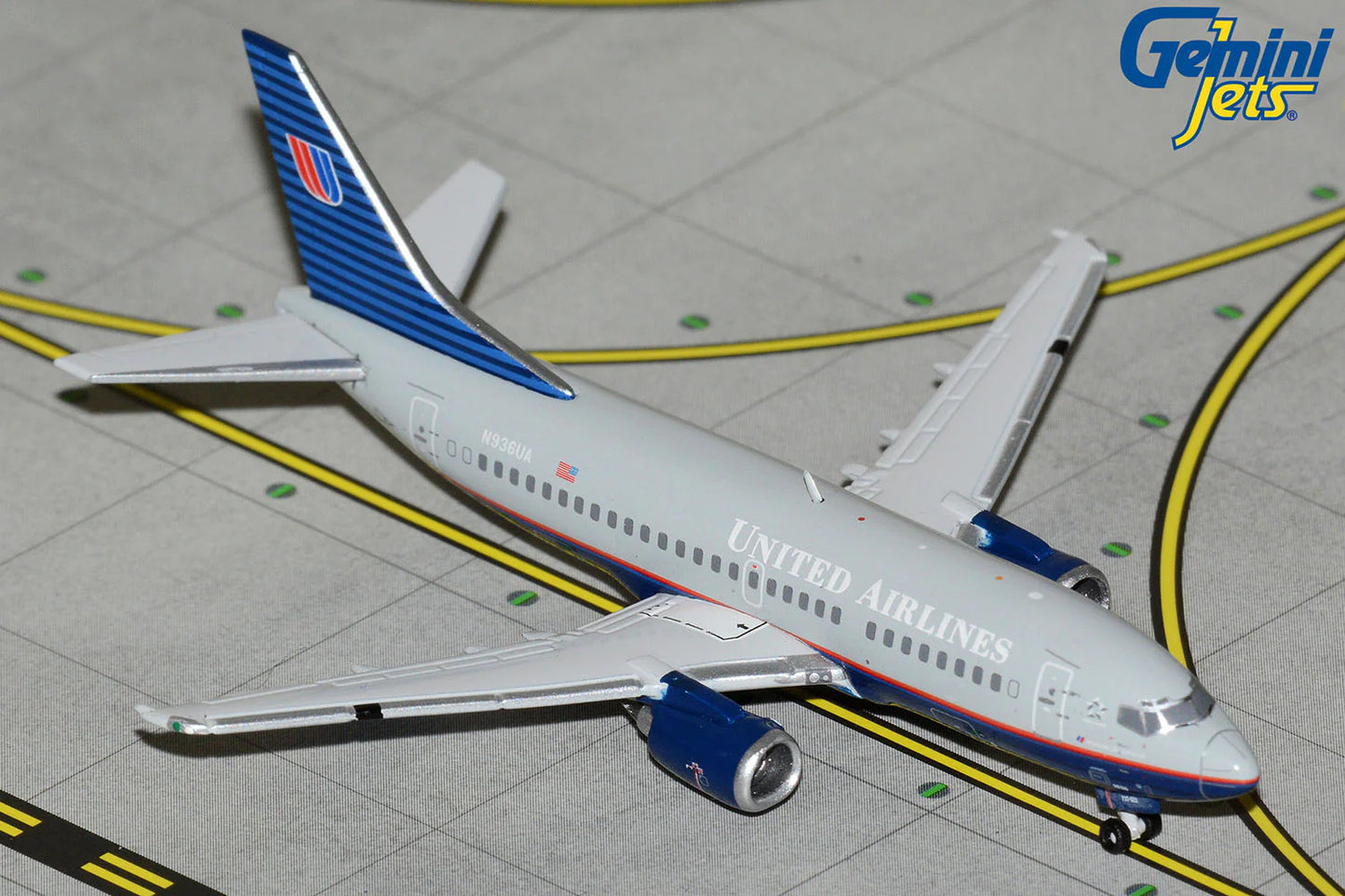 GEMINI JETS B737-500 UNITED AIRLINES "BATTLESHIP LIVERY" REG: N936UA