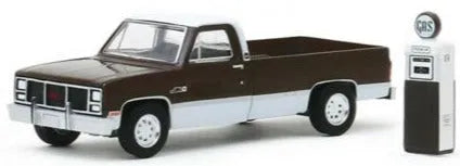 GREENLIGHT 1984 GMC 2500 HIGH SIERRA + GAS PUMP