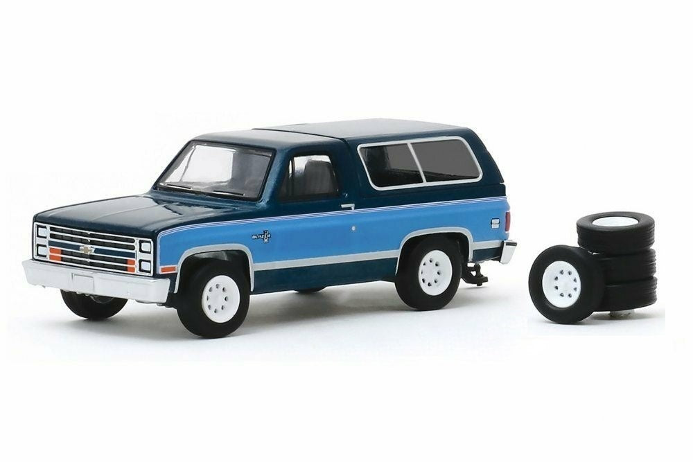 GREENLIGHT 1986 CHEVROLET K5 BLAZER WITH SPARE TYRES