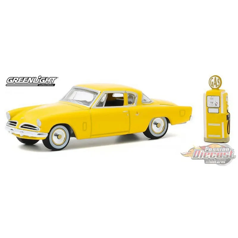 GREENLIGHT 1953 STUDEBAKER COMMANDER WITH GAS PUMP