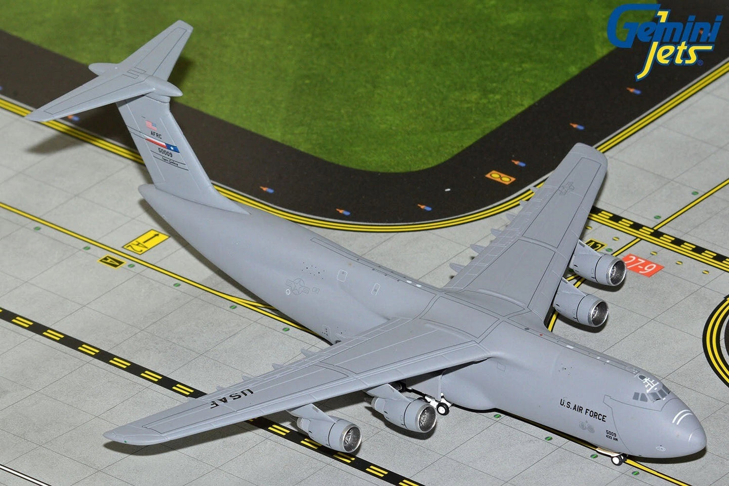 GEMINI JETS C-5M SUPER GALAXY US AIR FORCE "LACKLAND AFB" REG: 85-0009