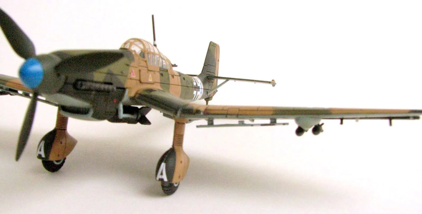 HOBBY MASTER JU-87 D-3 GESCHWADERSTAB OF STG3 "WALTER SIEGEL" DERNA LIBYA 1942