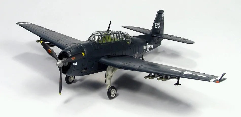 HOBBY MASTER TBF AVENGER "WHITE 89" USS SHAMROCK 1945