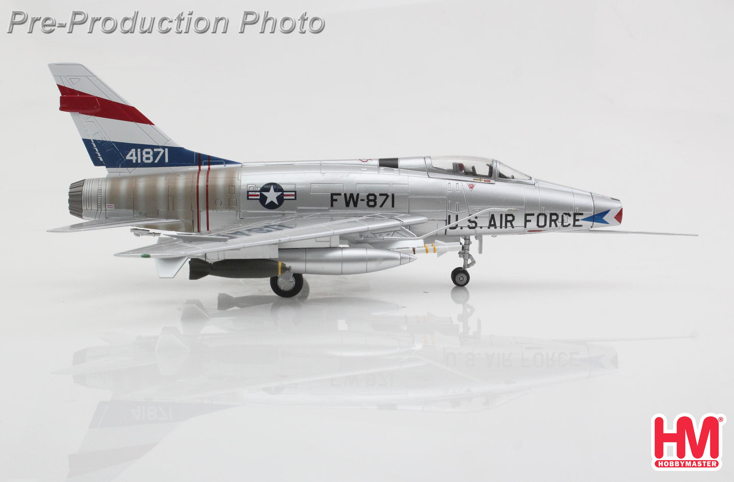 HOBBY MASTER F-100 SUPER SABRE FW-871 USAF NATIONAL MILITARY MUSEUM