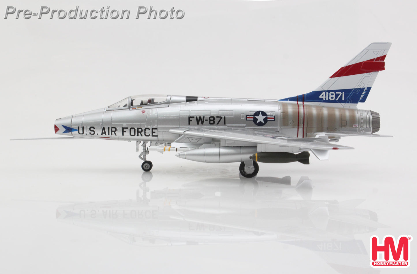 HOBBY MASTER F-100 SUPER SABRE FW-871 USAF NATIONAL MILITARY MUSEUM