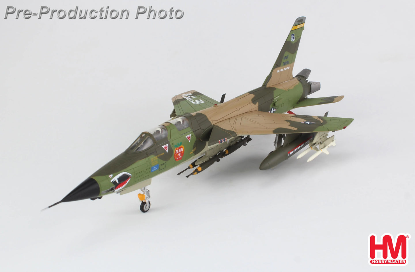 HOBBY MASTER F-105F THUNDERCHIEF PEACH 91, 63-8299, 128TH TFS, DOBBINS, 24 MAY 1983