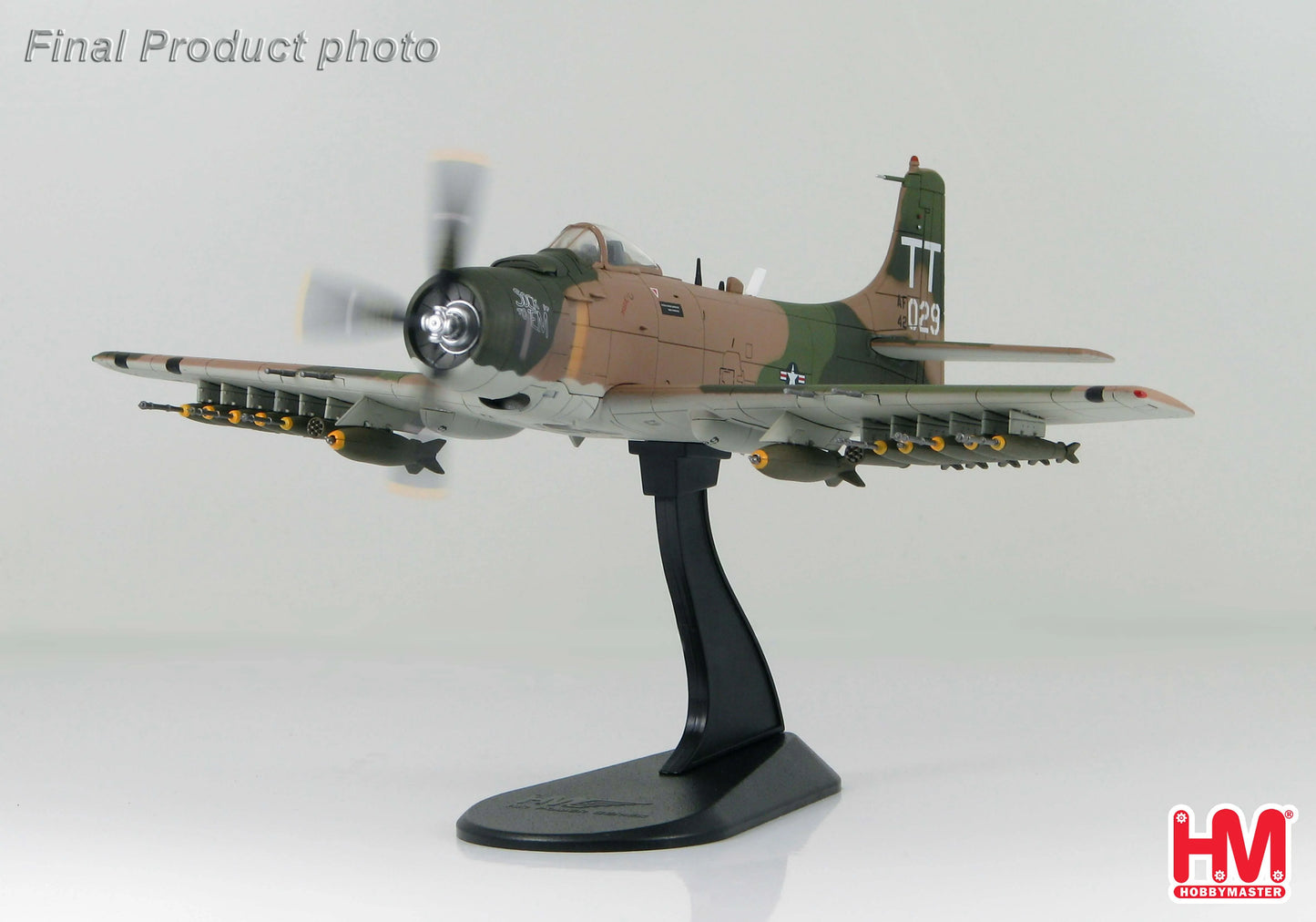 HOBBY MASTER A-1J SKYRAIDER USAF "SOCK IT TO EM" THAILAND 1969