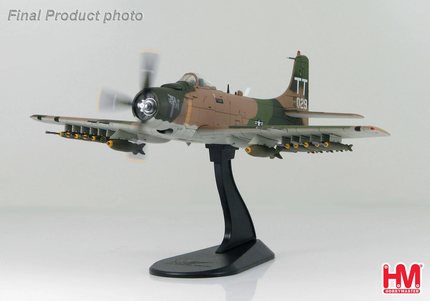 HOBBY MASTER A-1J SKYRAIDER USAF "SOCK IT TO EM" THAILAND 1969