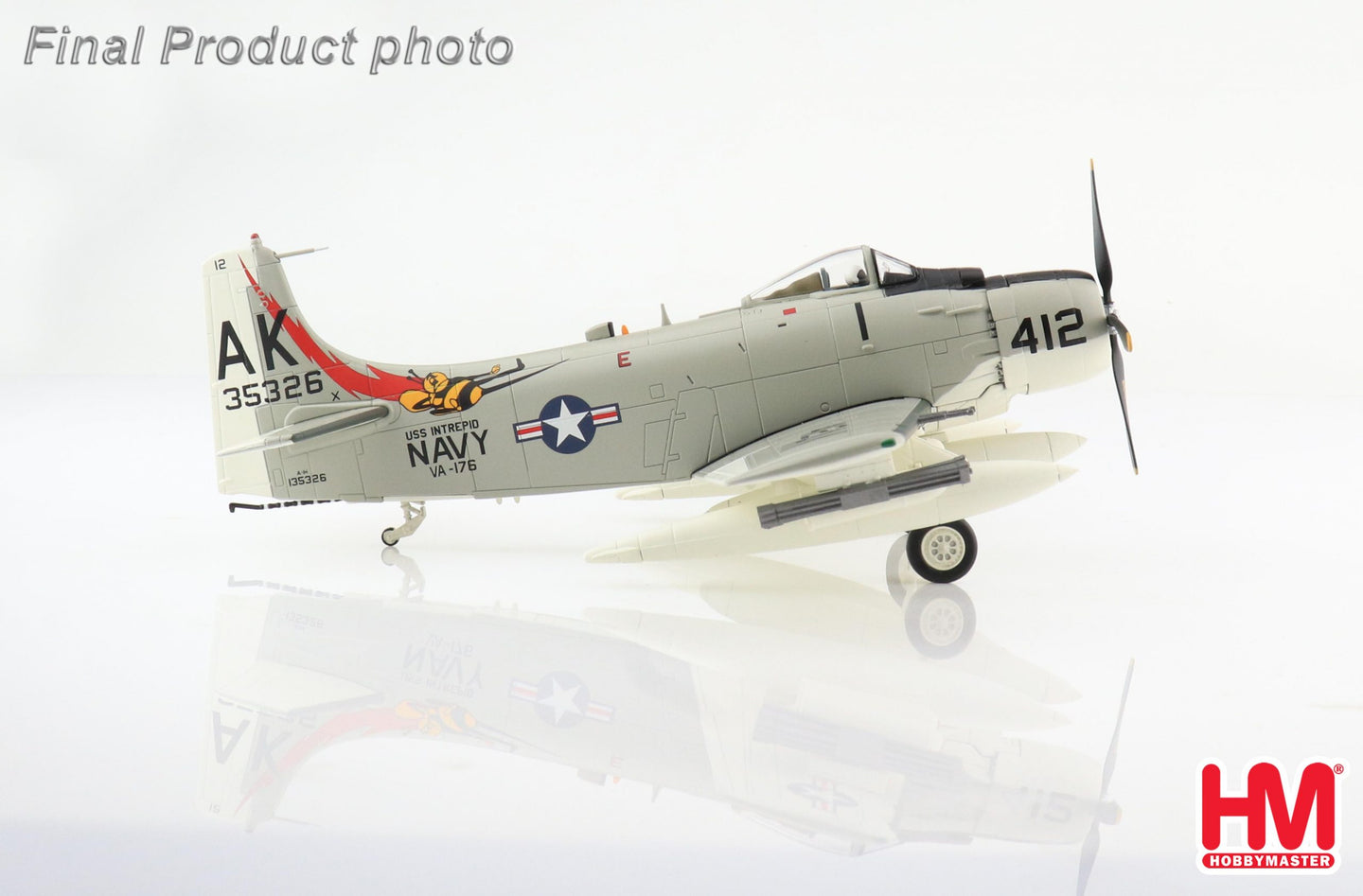 HOBBY MASTER A-1H SKYRAIDER USS INTREPID 1966