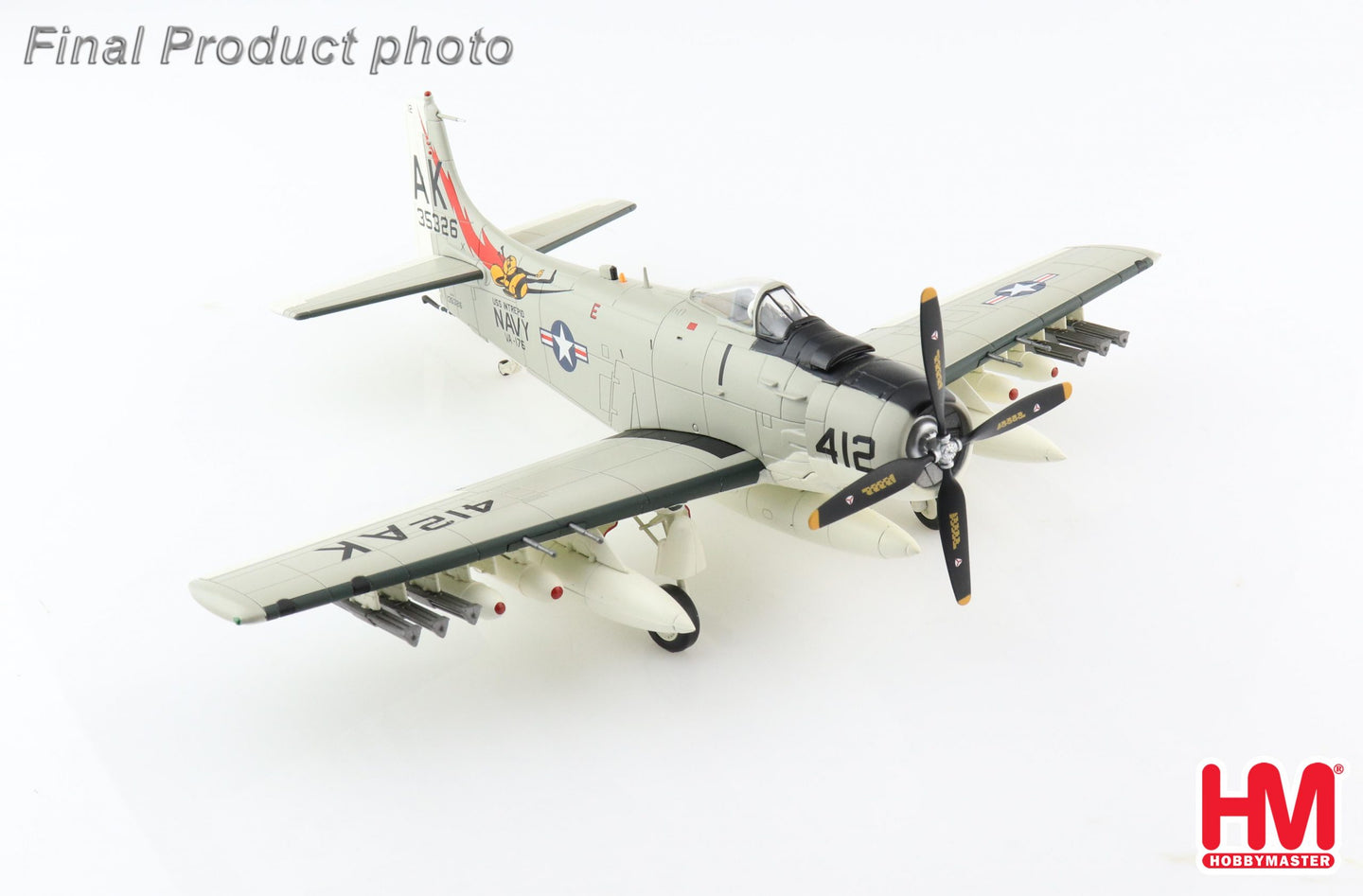 HOBBY MASTER A-1H SKYRAIDER USS INTREPID 1966