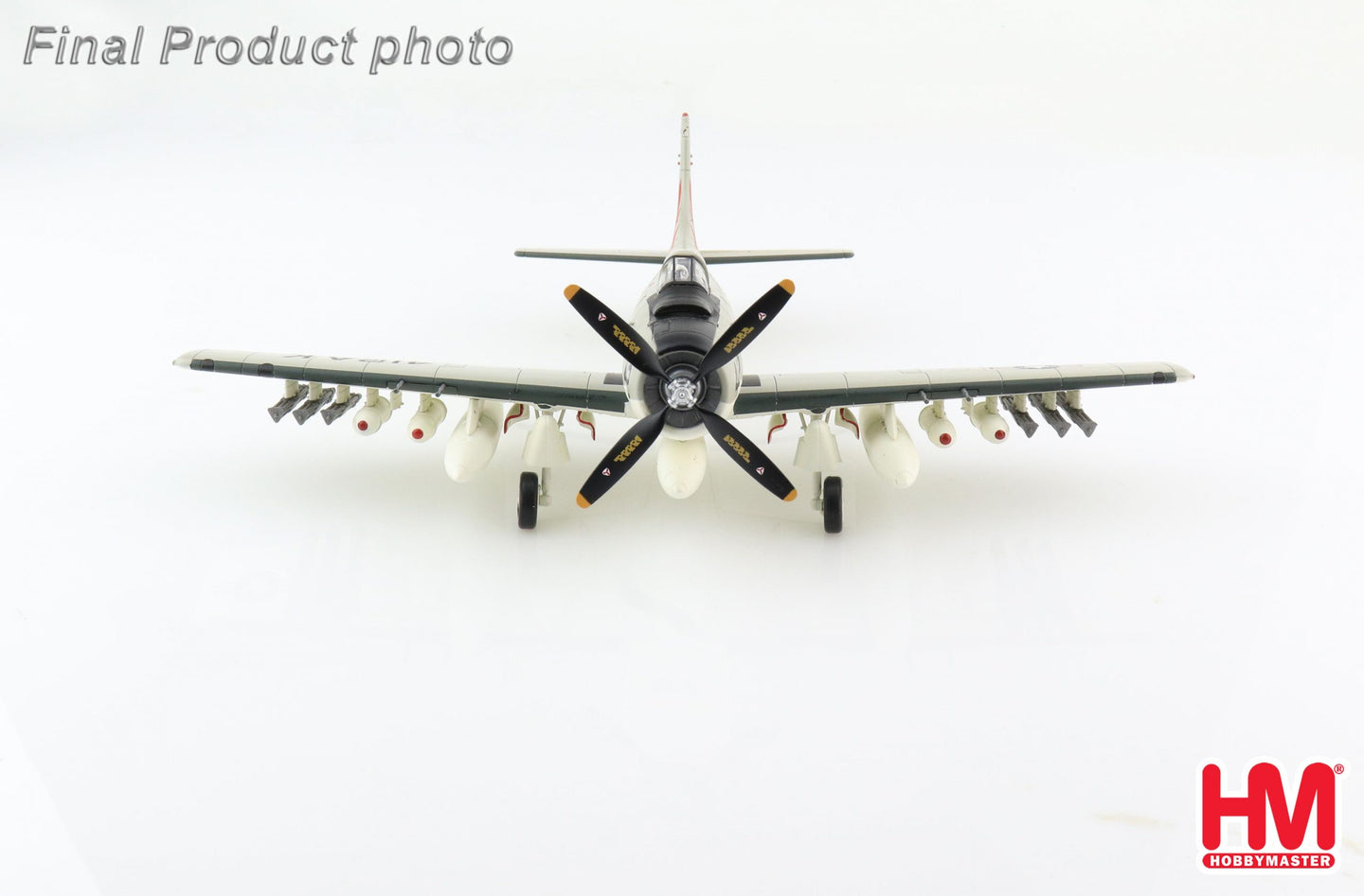 HOBBY MASTER A-1H SKYRAIDER USS INTREPID 1966